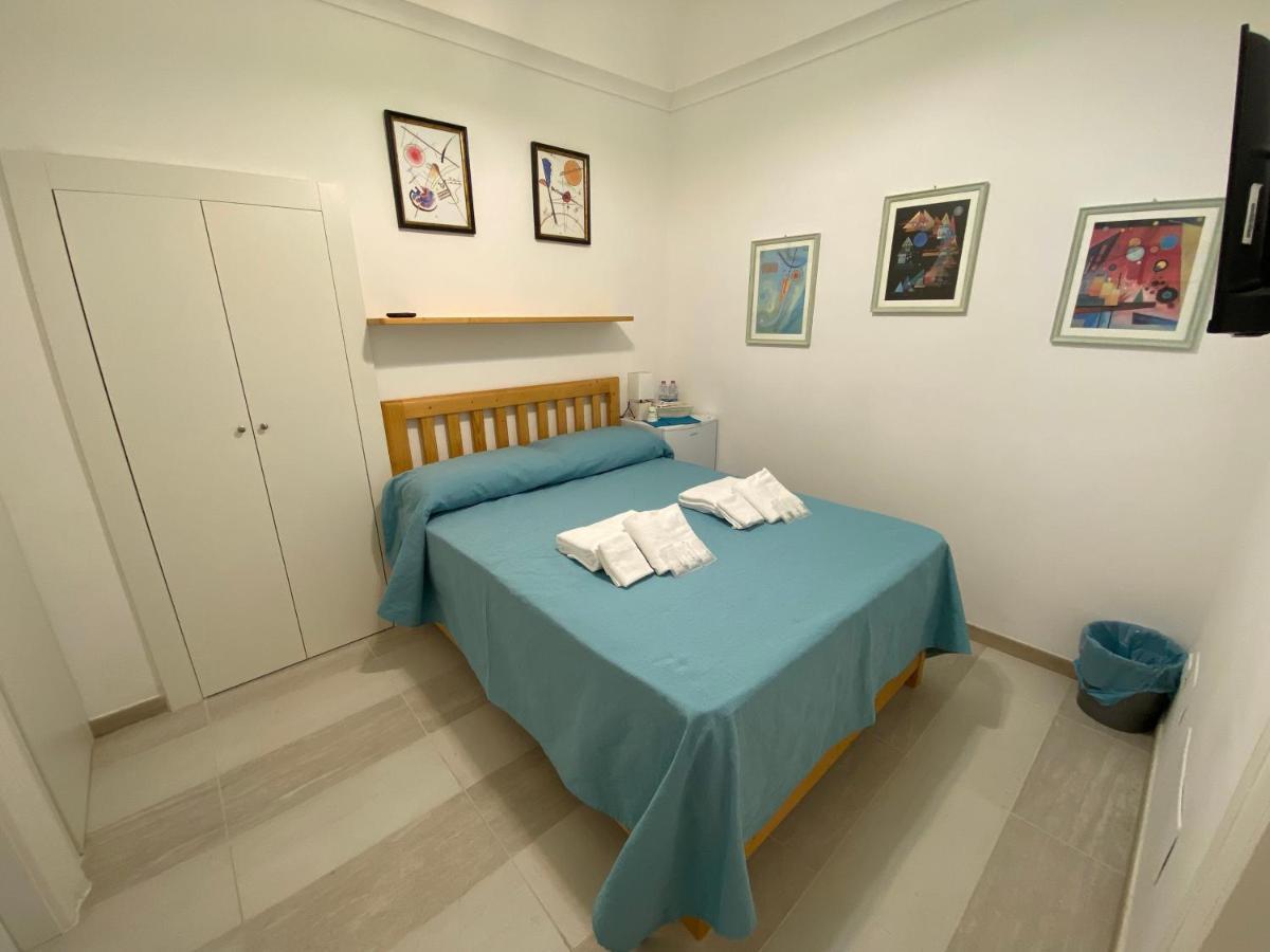 Touristhouse Monopoli 10 Bed and Breakfast Eksteriør billede